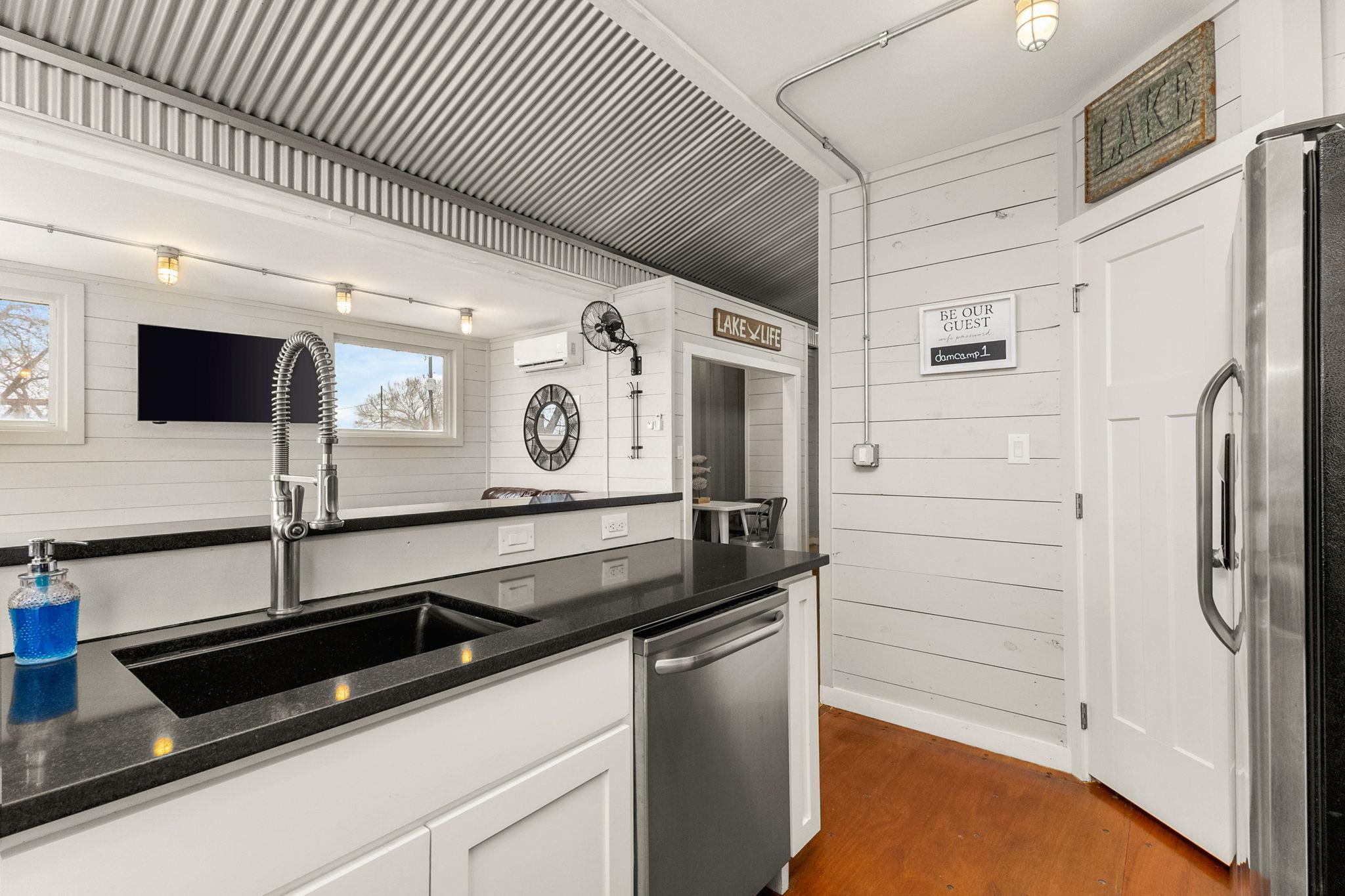 9035 FM 725, McQueeney, TX 78123