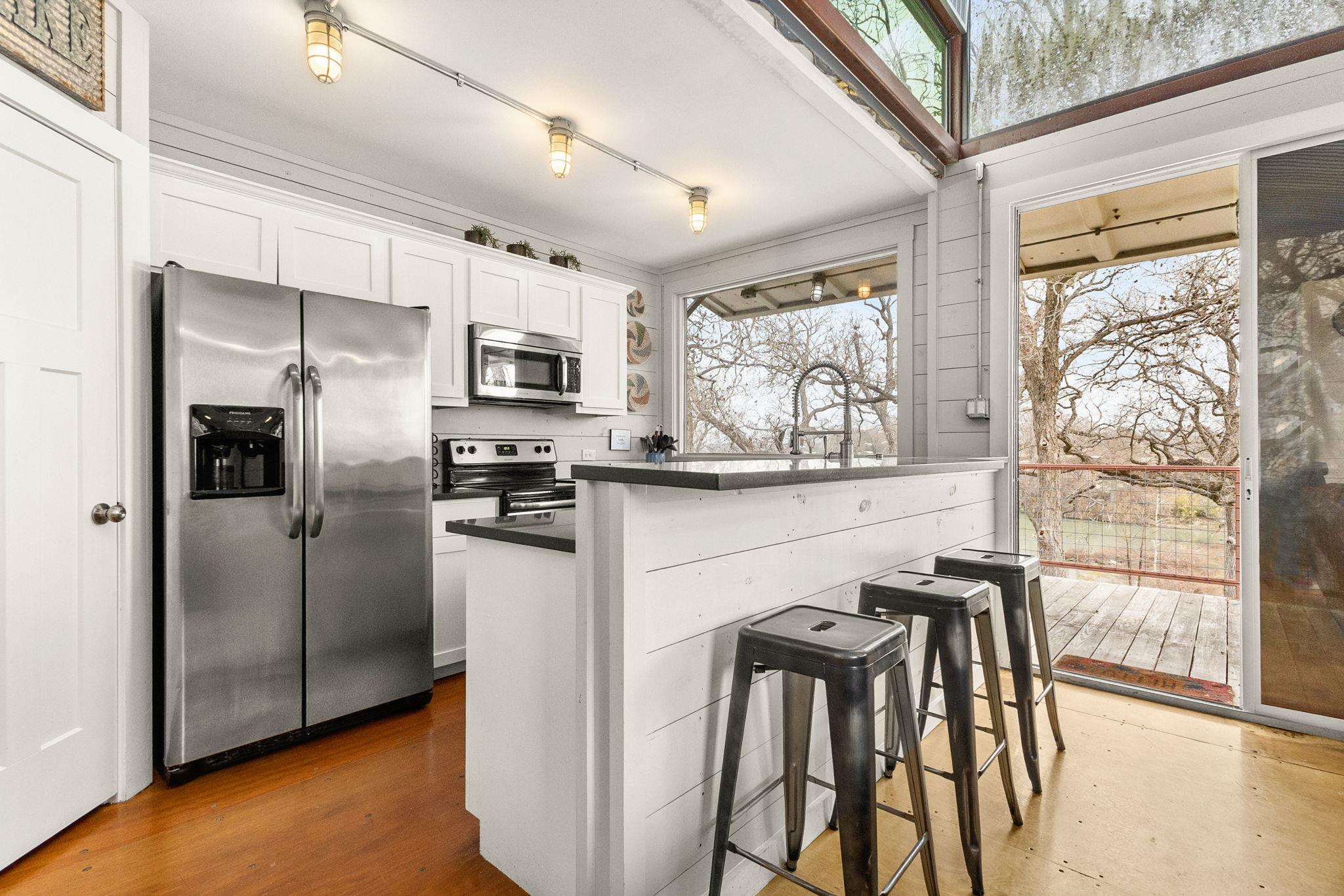 9035 FM 725, McQueeney, TX 78123