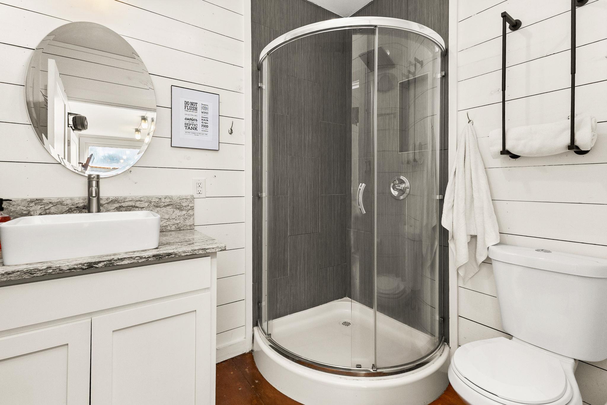 9035 FM 725, McQueeney, TX 78123