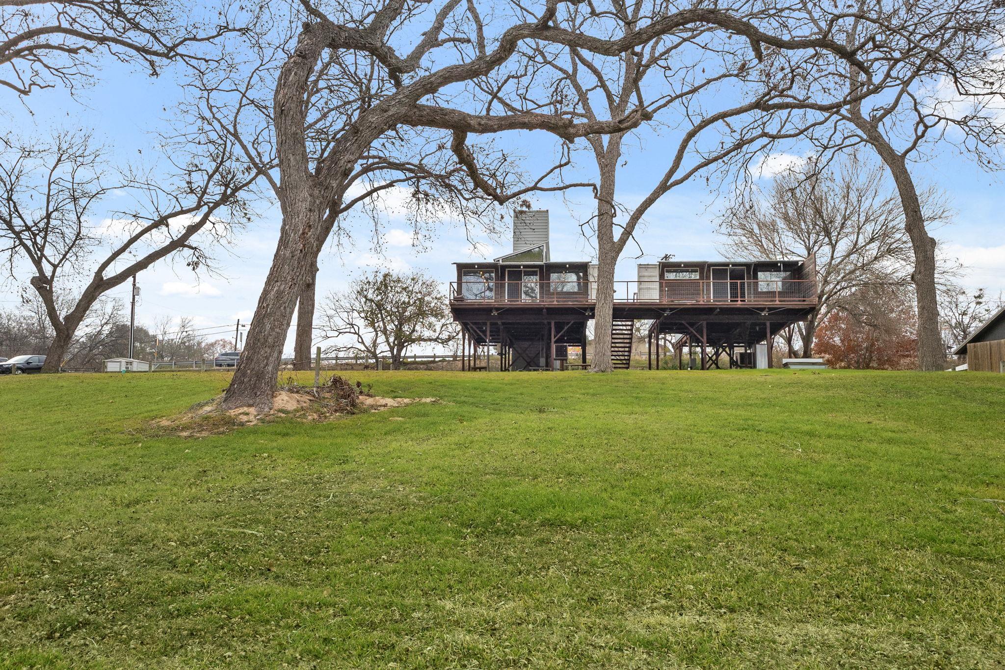 9035 FM 725, McQueeney, TX 78123