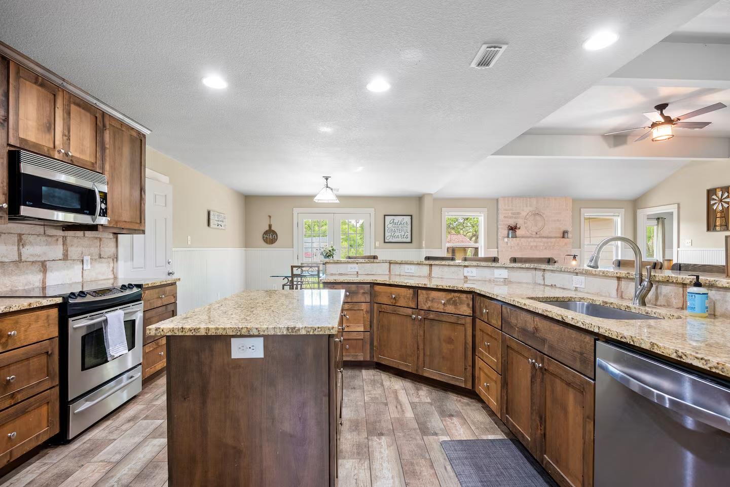 801 John Knox Rd, Fischer, TX 78623