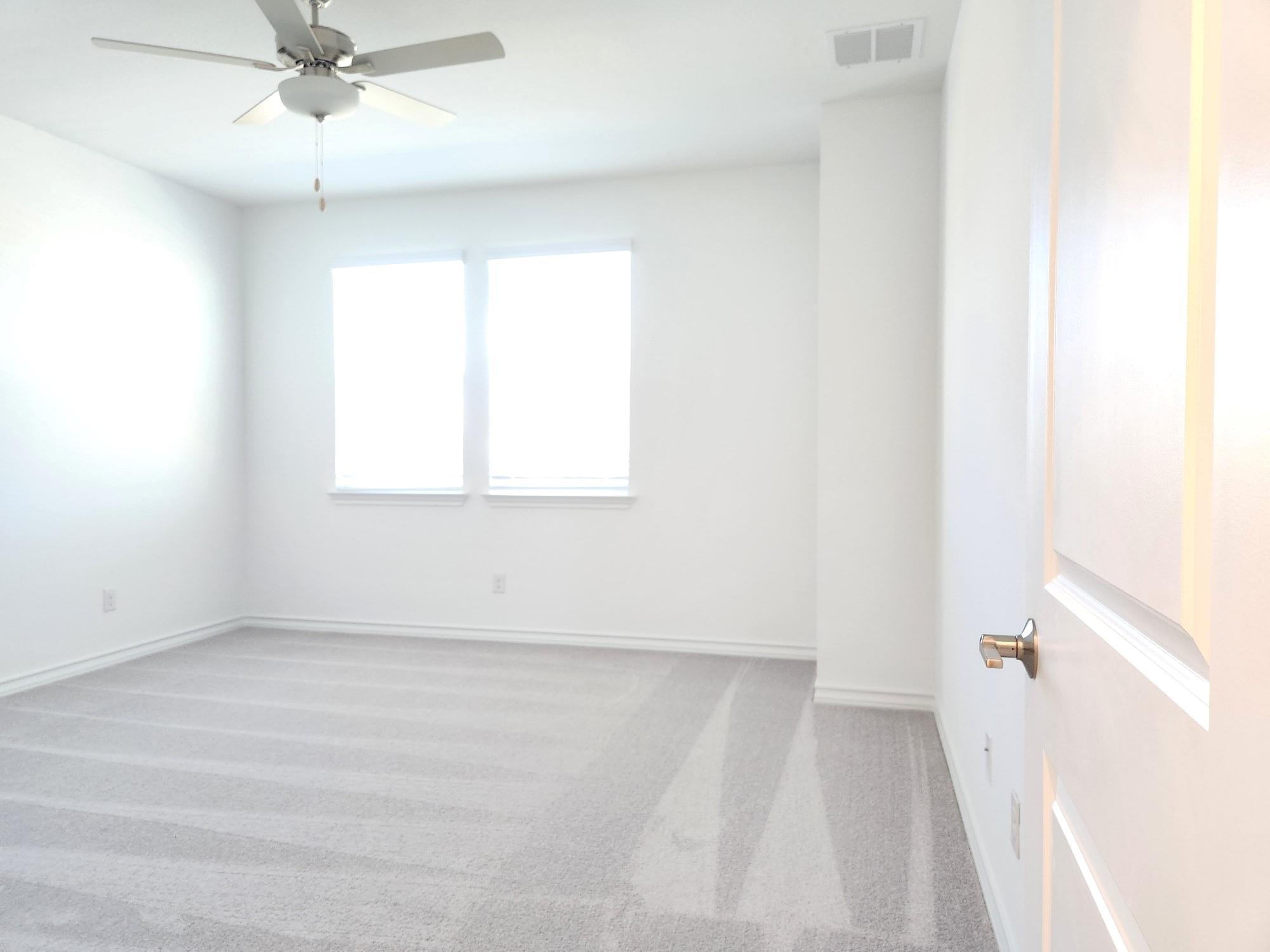 202 Doodle Ln, Hutto, TX 78634