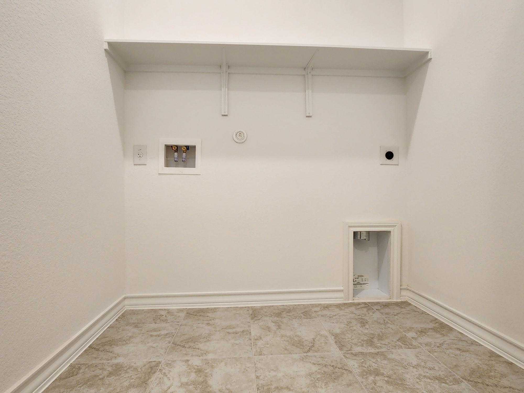 202 Doodle Ln, Hutto, TX 78634