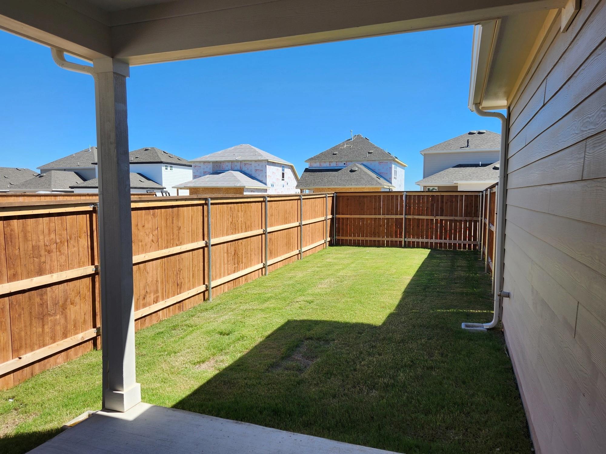 202 Doodle Ln, Hutto, TX 78634