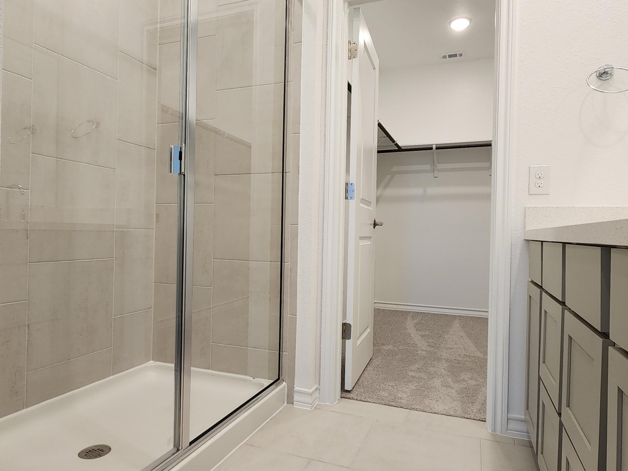 202 Doodle Ln, Hutto, TX 78634