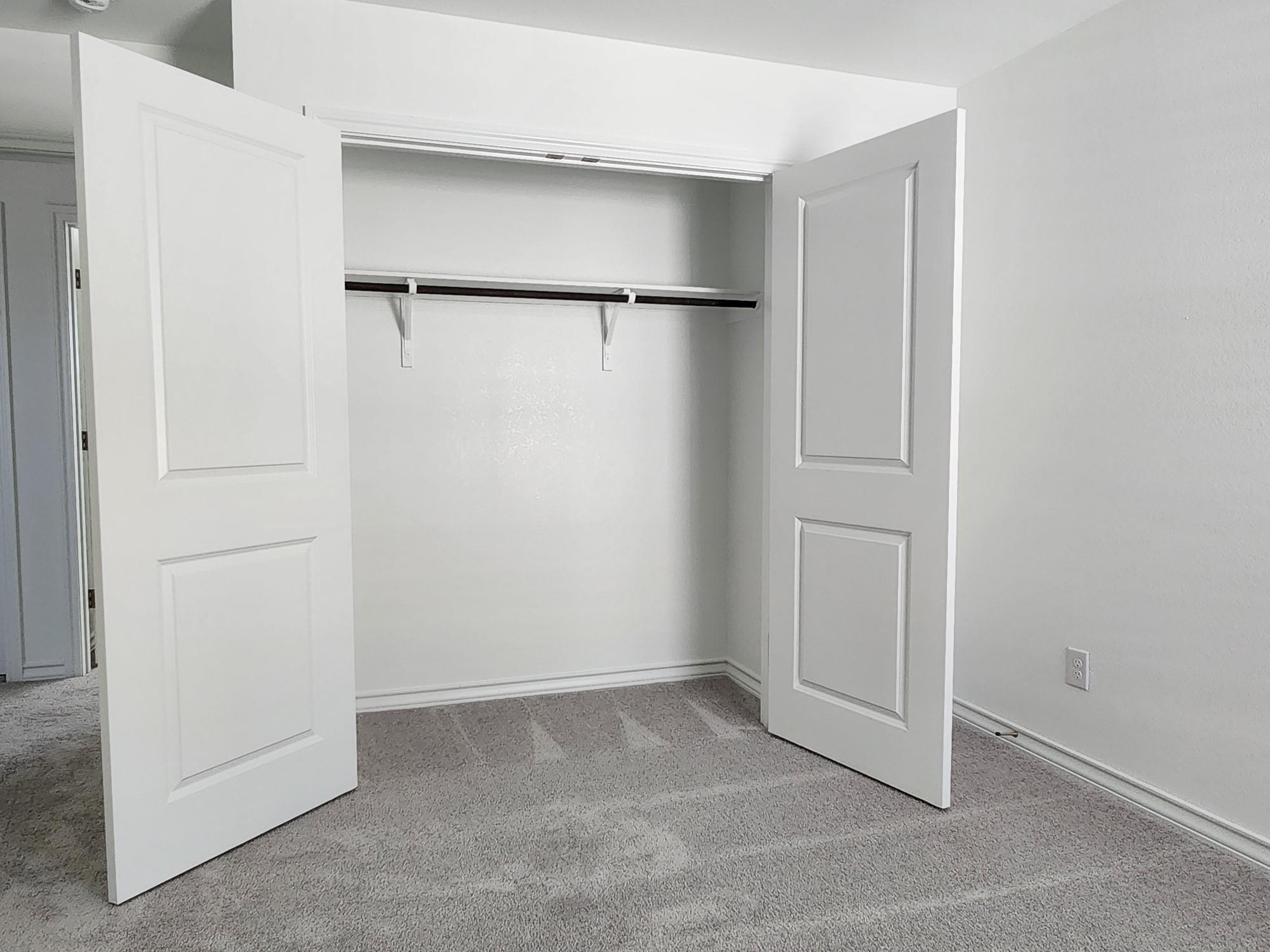 202 Doodle Ln, Hutto, TX 78634