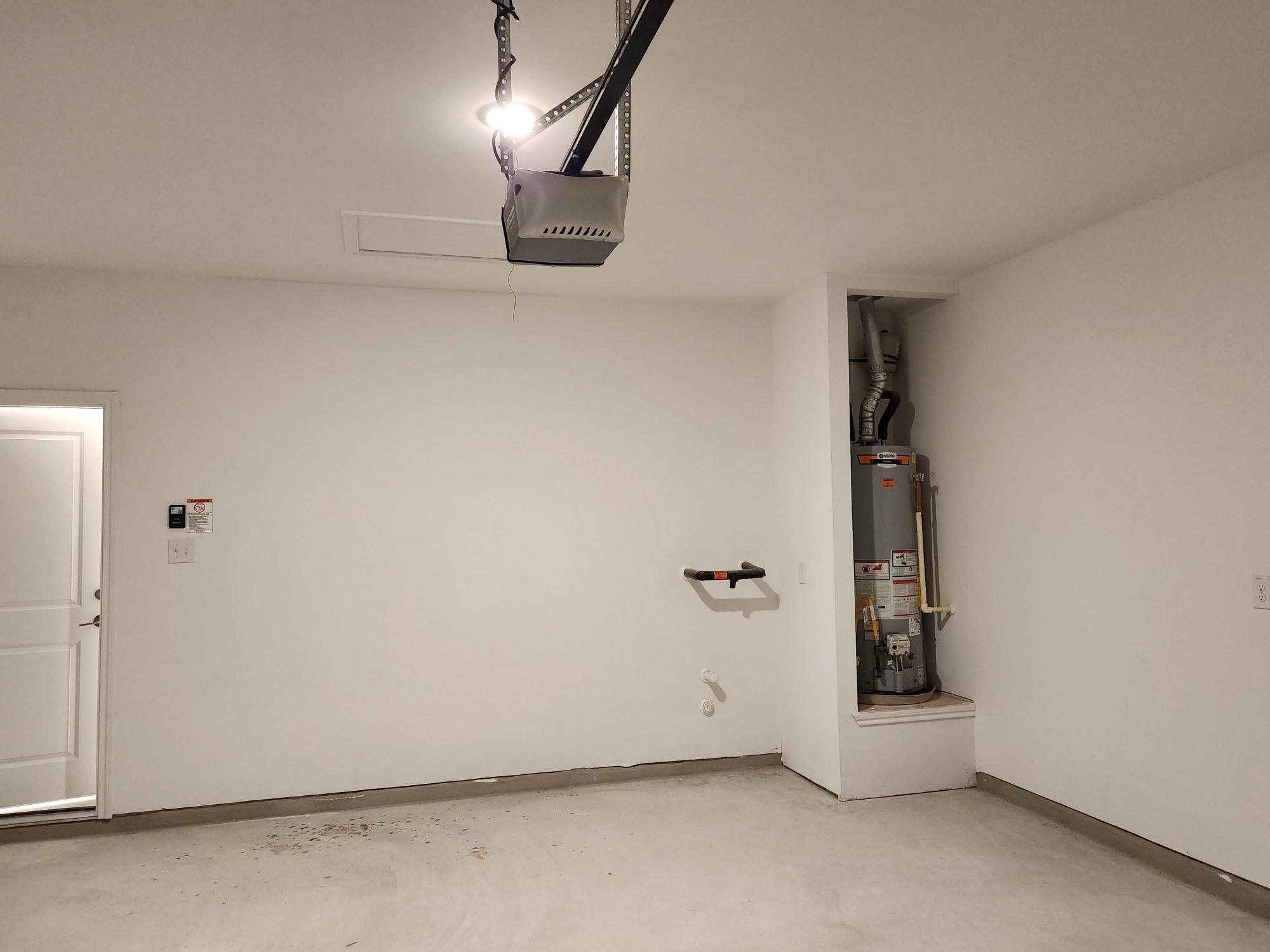 202 Doodle Ln, Hutto, TX 78634