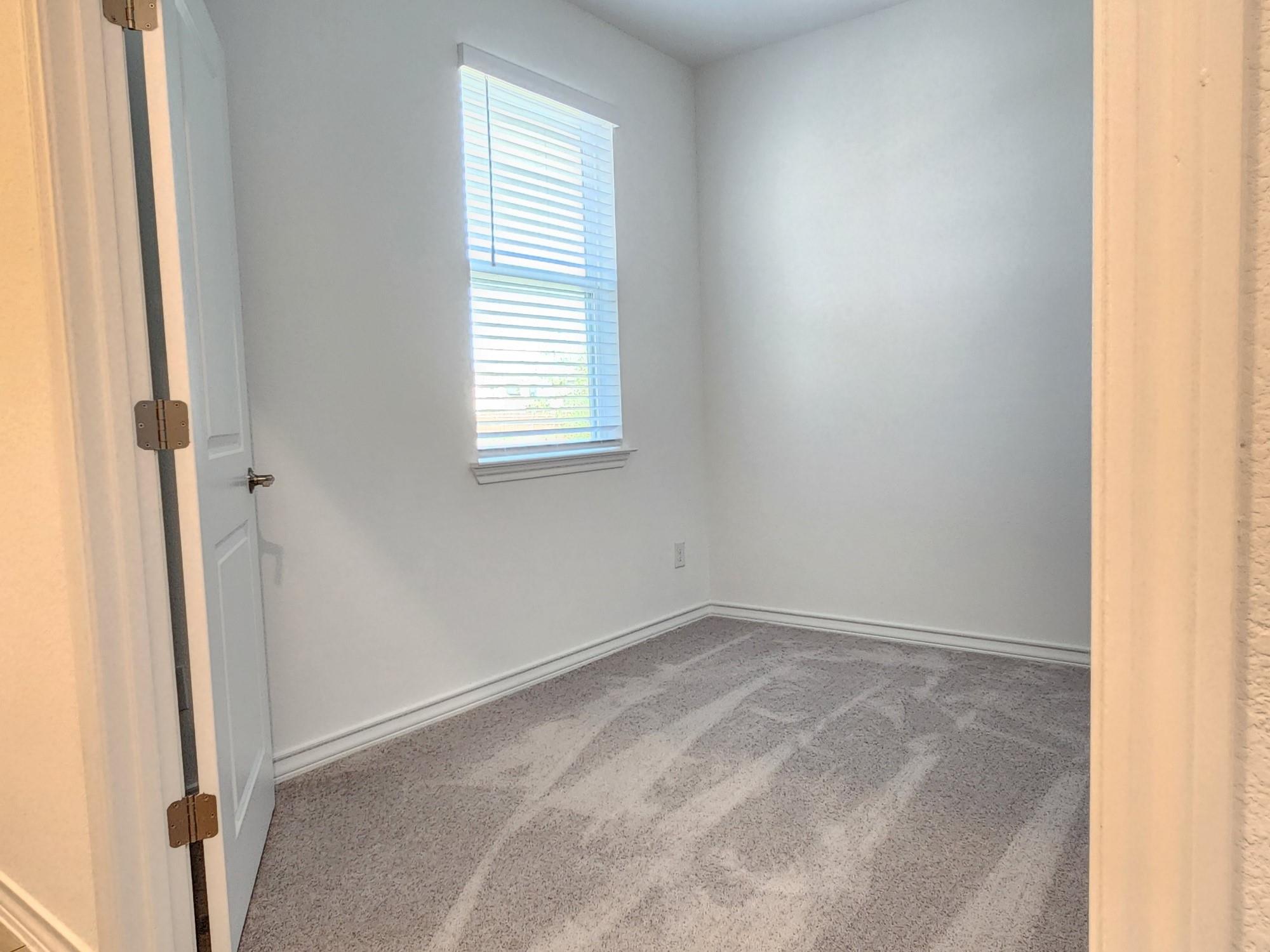 202 Doodle Ln, Hutto, TX 78634