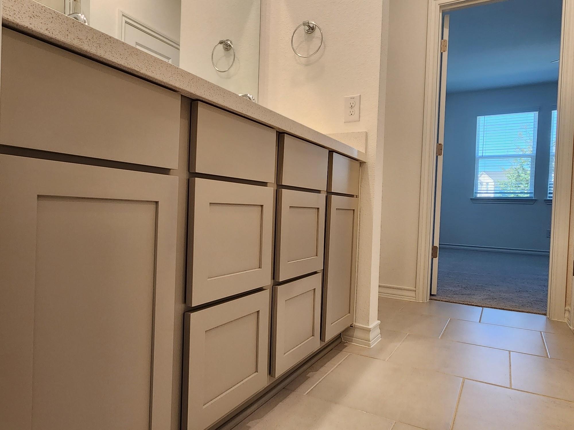 202 Doodle Ln, Hutto, TX 78634