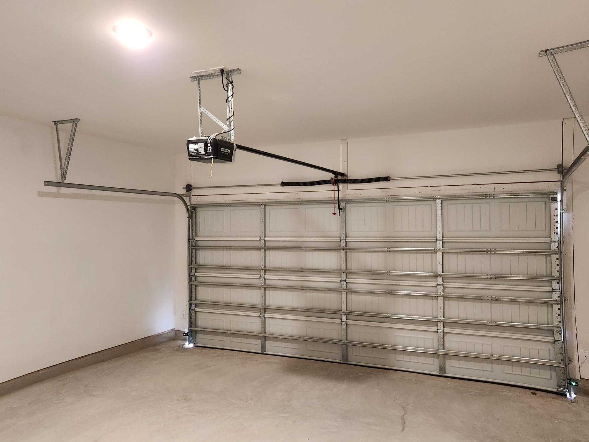 202 Doodle Ln, Hutto, TX 78634