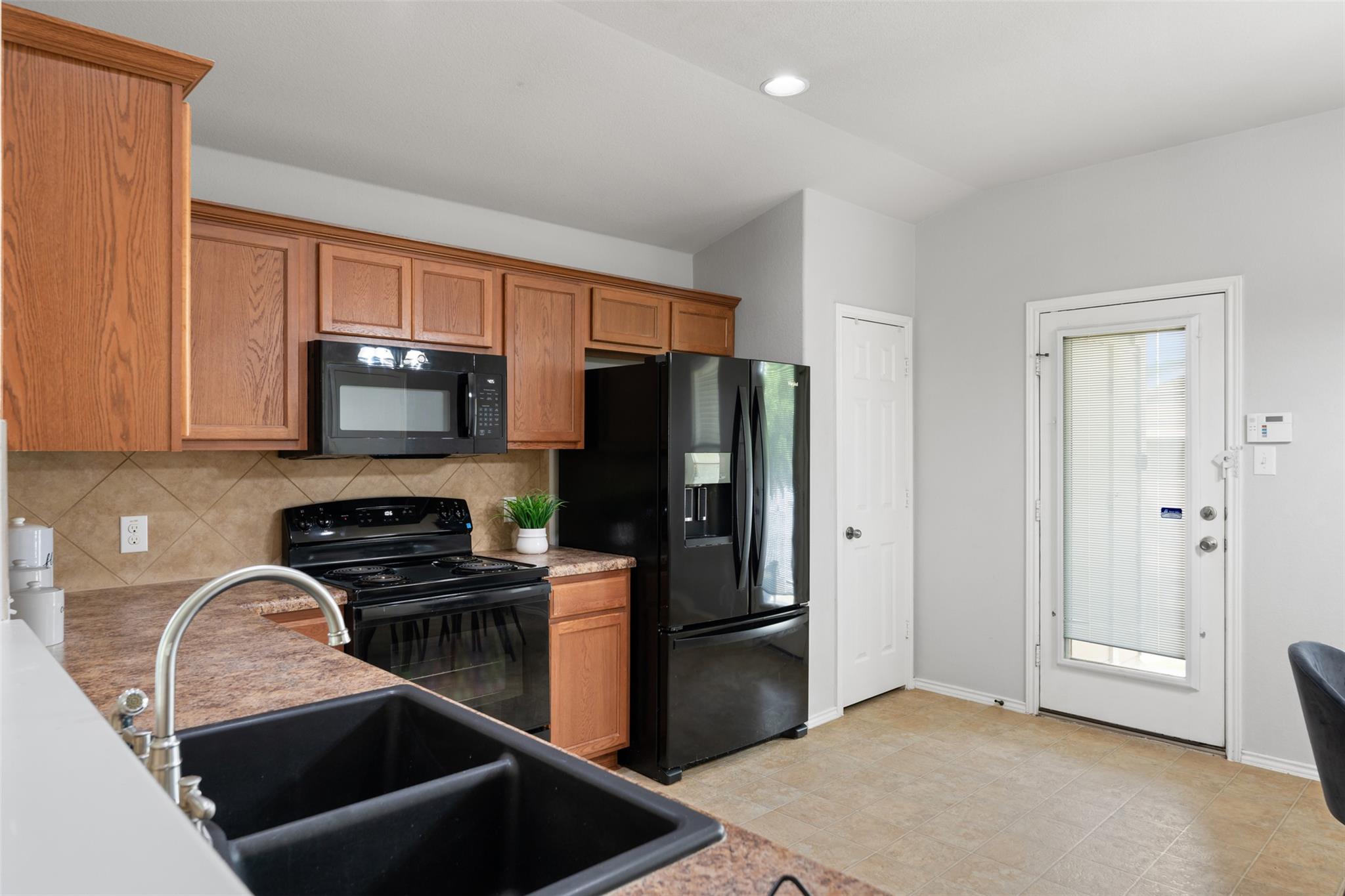 1612 Corn Hill Ln, Round Rock, TX 78664