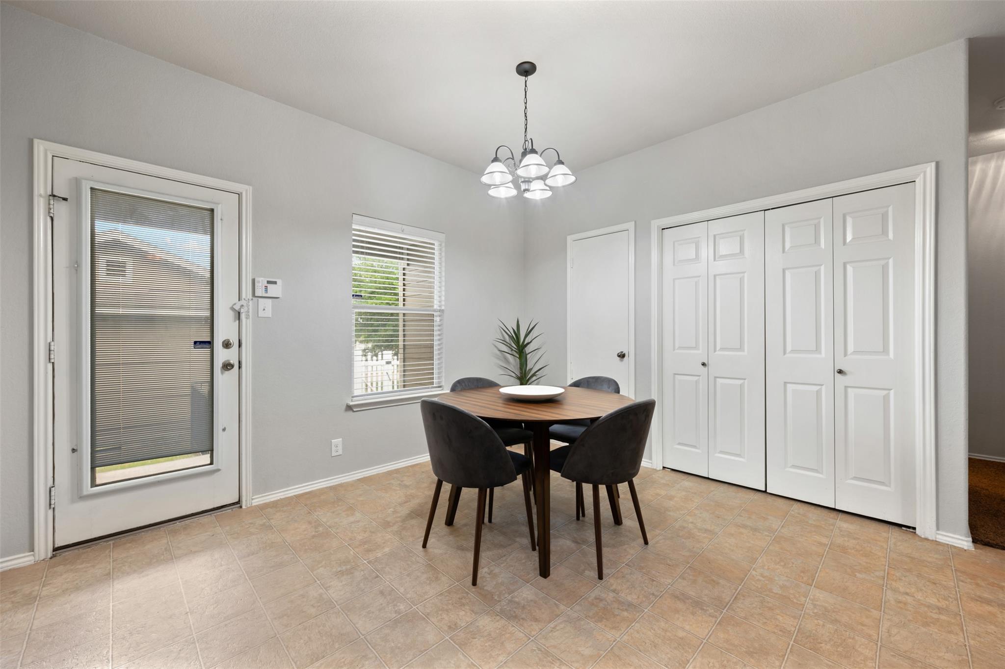1612 Corn Hill Ln, Round Rock, TX 78664