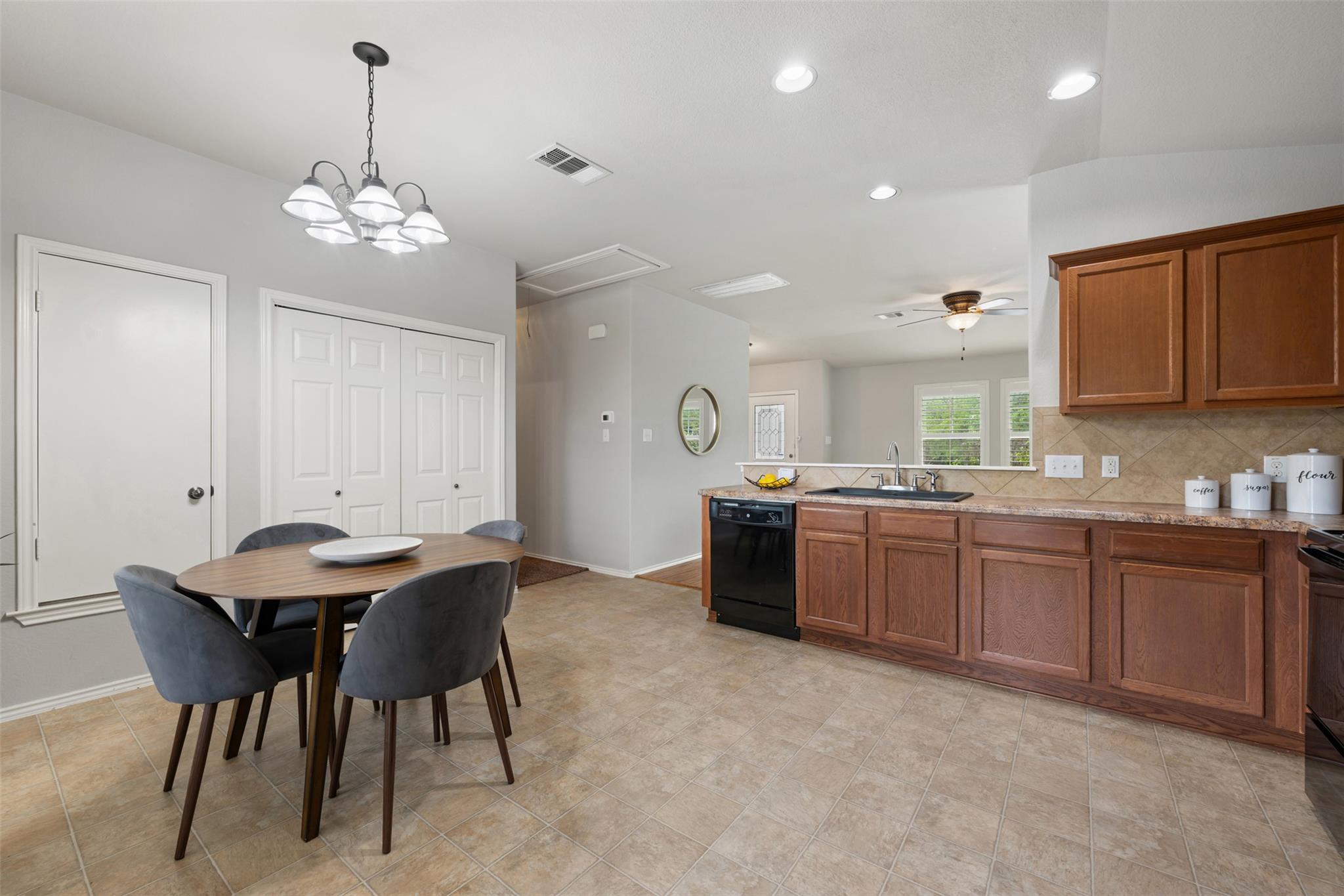 1612 Corn Hill Ln, Round Rock, TX 78664