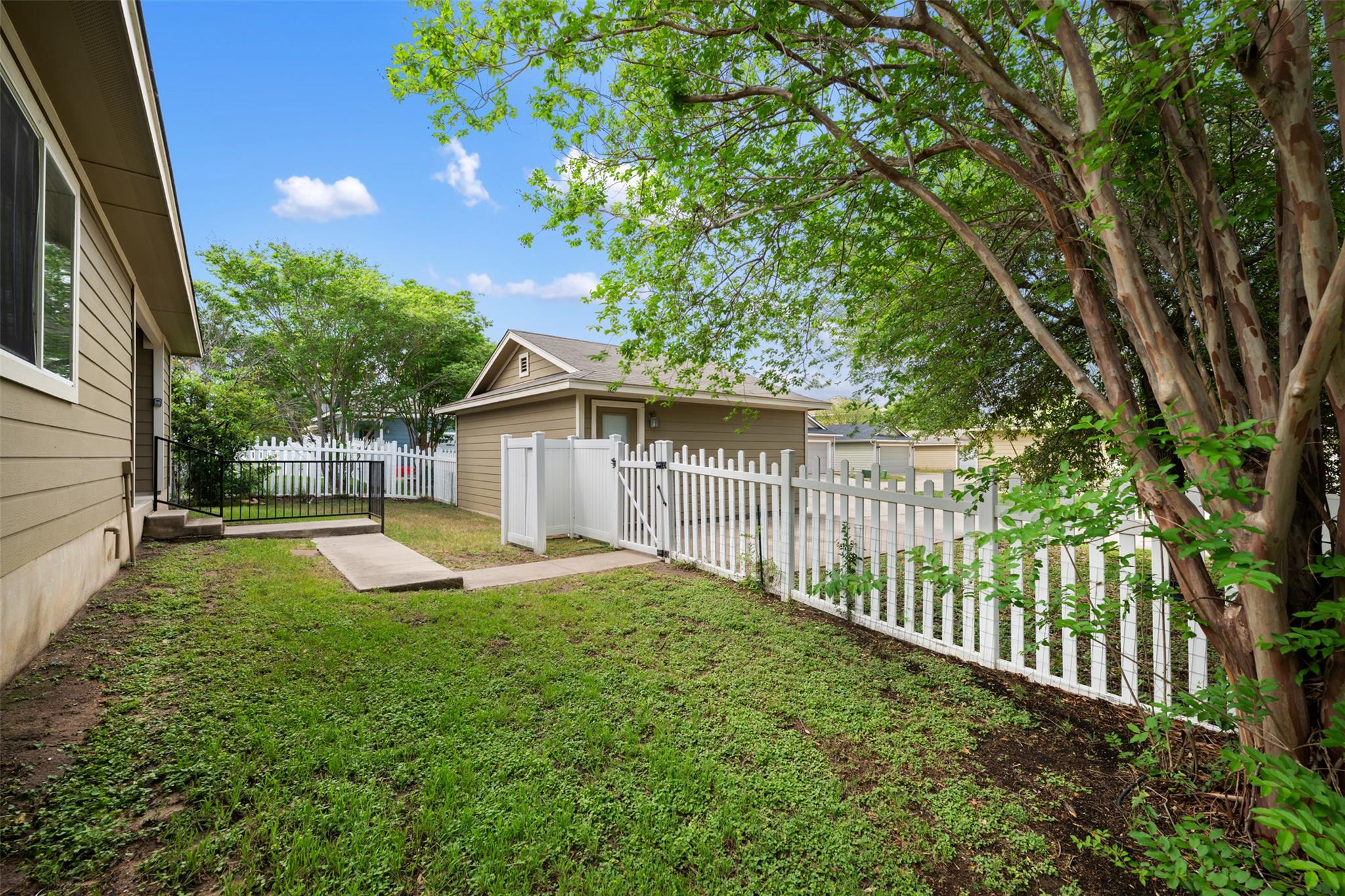 1612 Corn Hill Ln, Round Rock, TX 78664