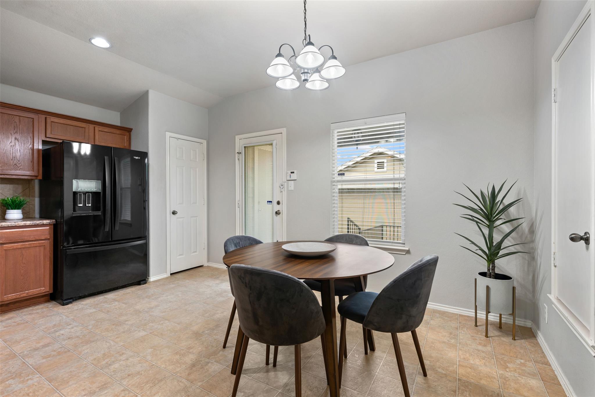 1612 Corn Hill Ln, Round Rock, TX 78664