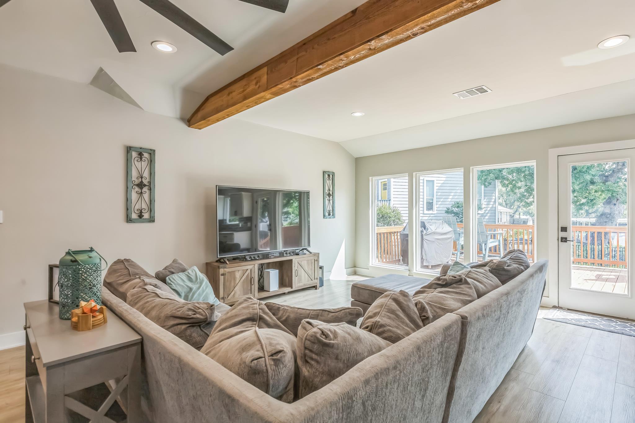 2403 Belaire East Ln, Granite Shoals, TX 78654