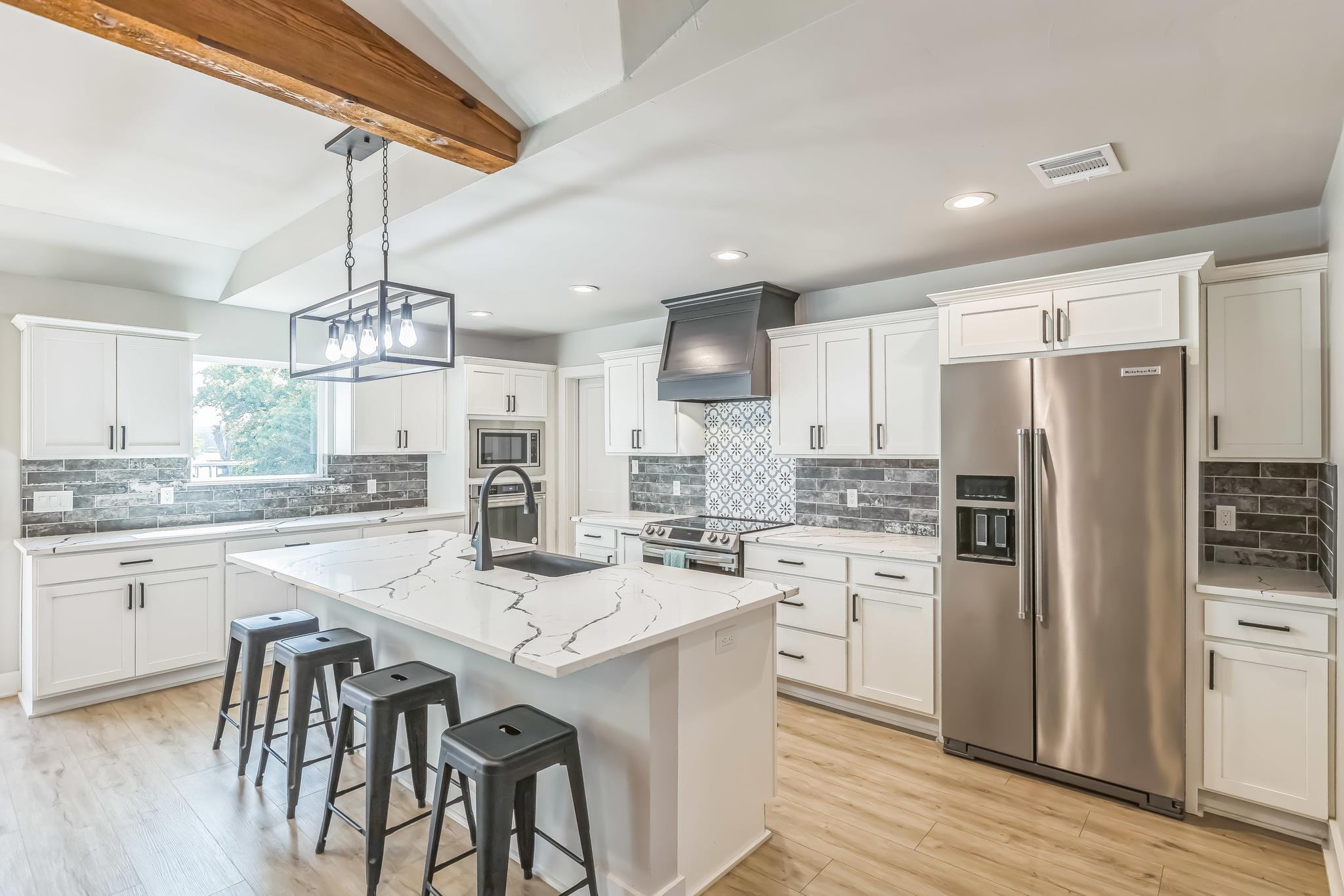 2403 Belaire East Ln, Granite Shoals, TX 78654