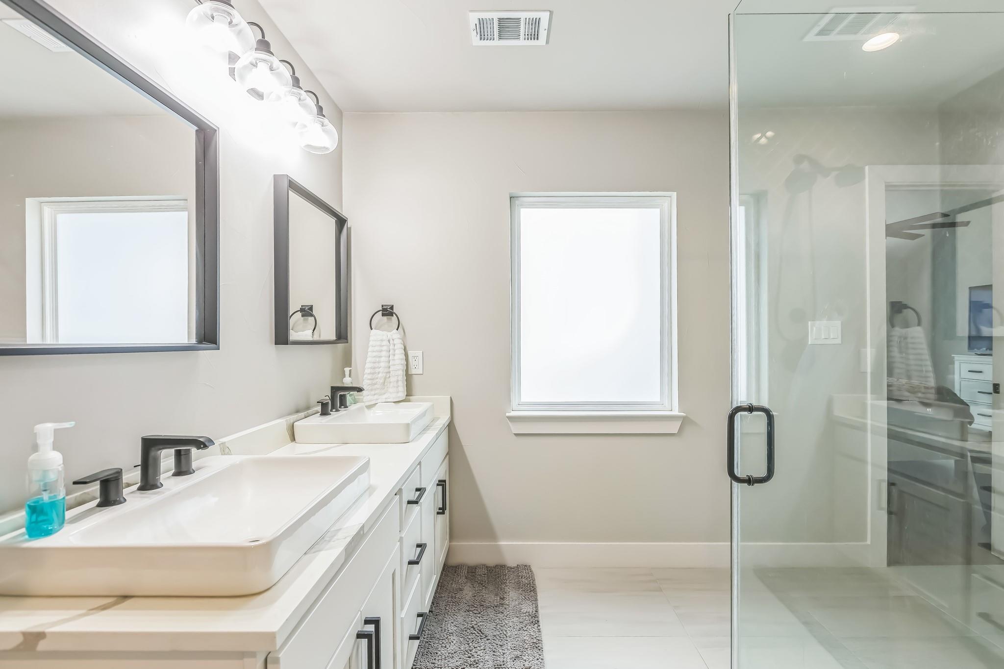 2403 Belaire East Ln, Granite Shoals, TX 78654