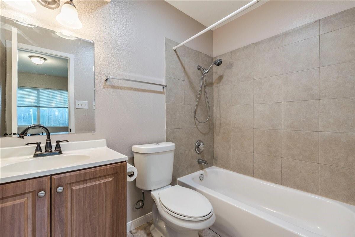 2302 Tern Cir # B, Austin, TX 78744