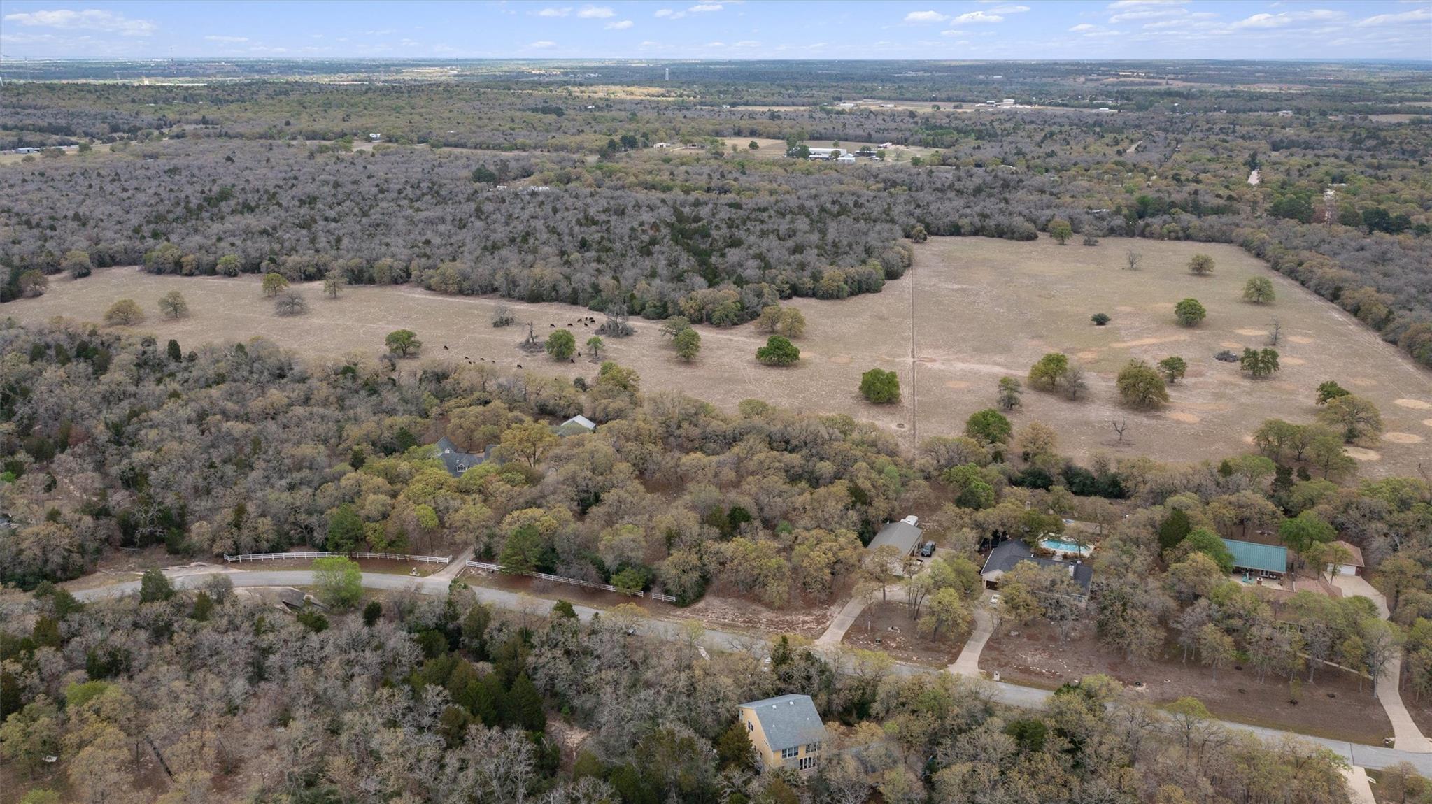 124 Kingwood Dr, Elgin, TX 78621