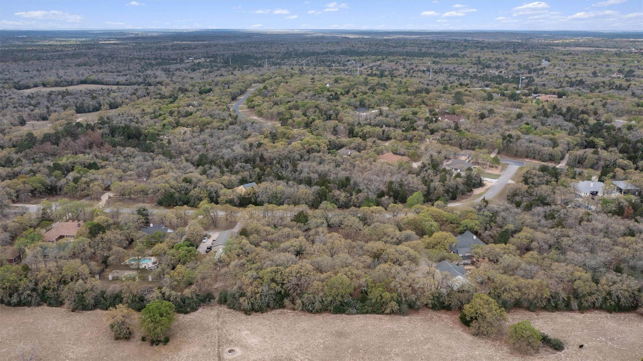 124 Kingwood Dr, Elgin, TX 78621