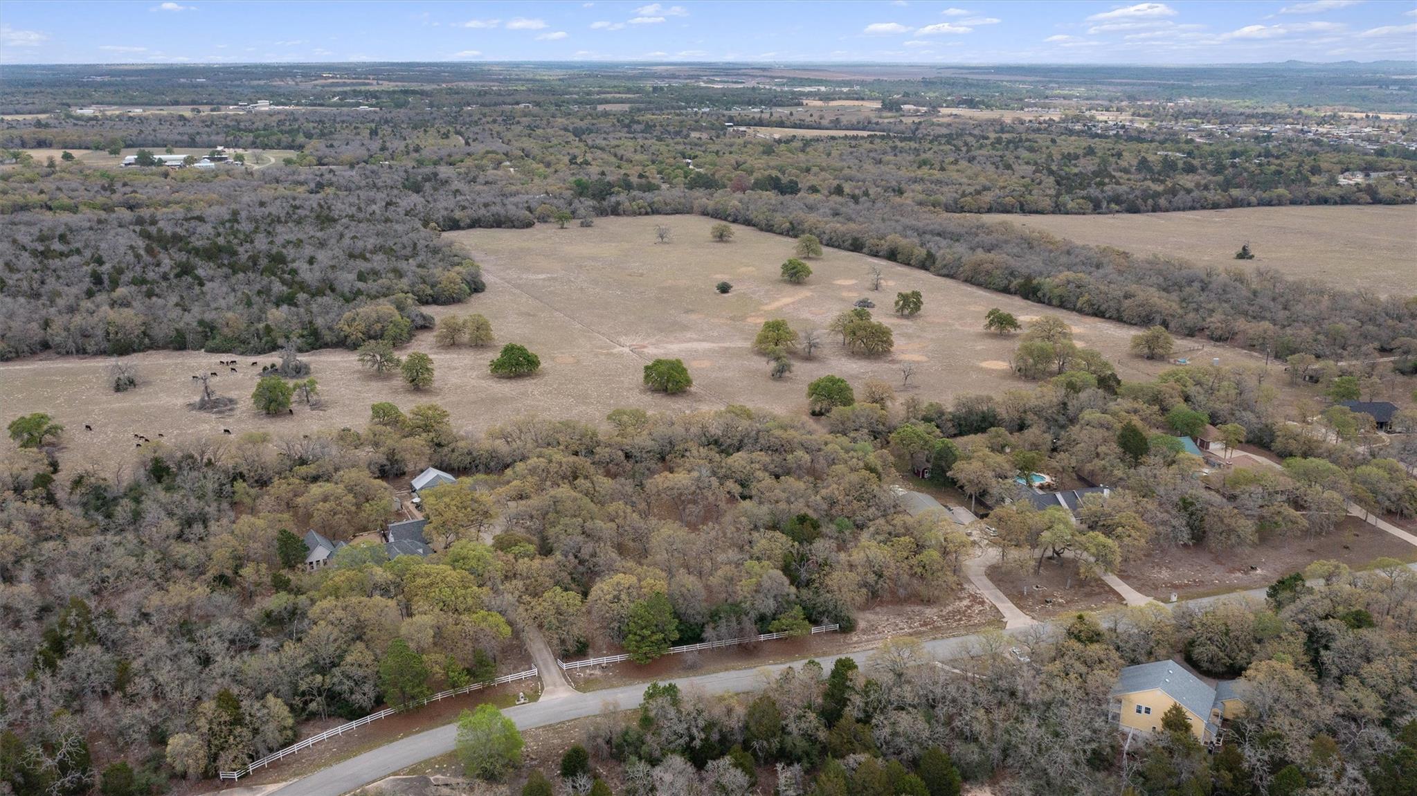 124 Kingwood Dr, Elgin, TX 78621