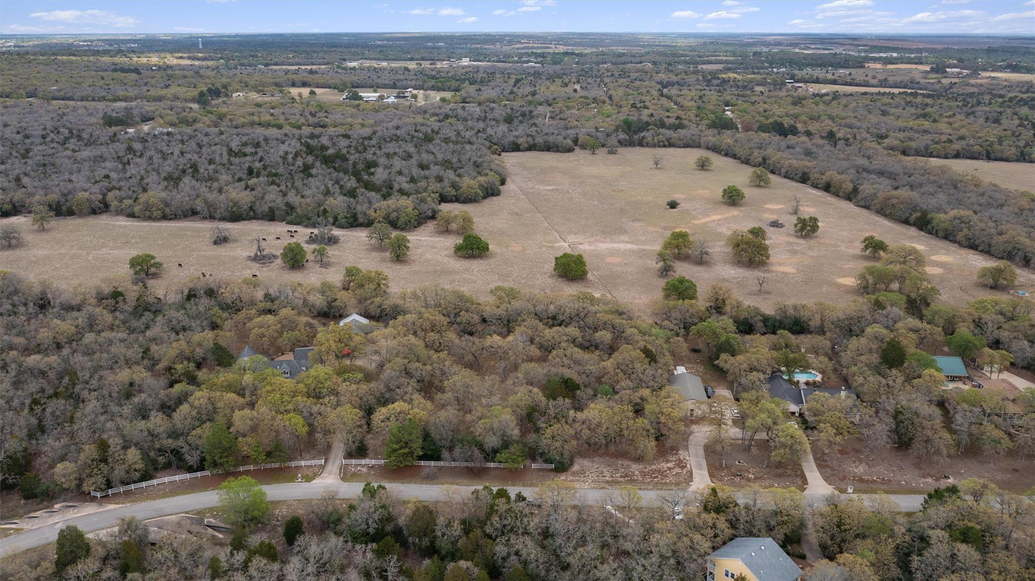 124 Kingwood Dr, Elgin, TX 78621