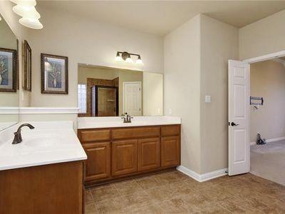 1710 Greenside Dr, Round Rock, TX 78665