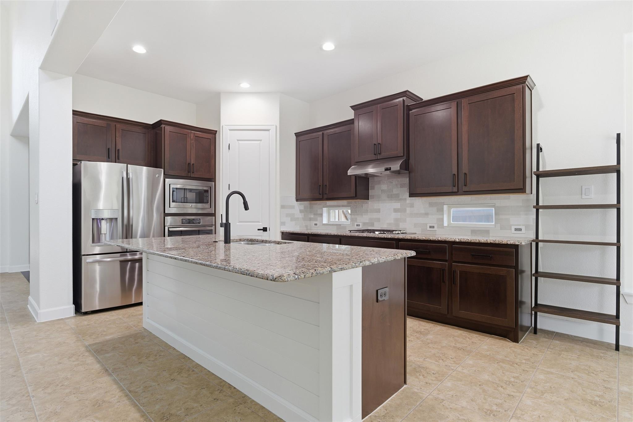 112 Bastrop Dr, Georgetown, TX 78628