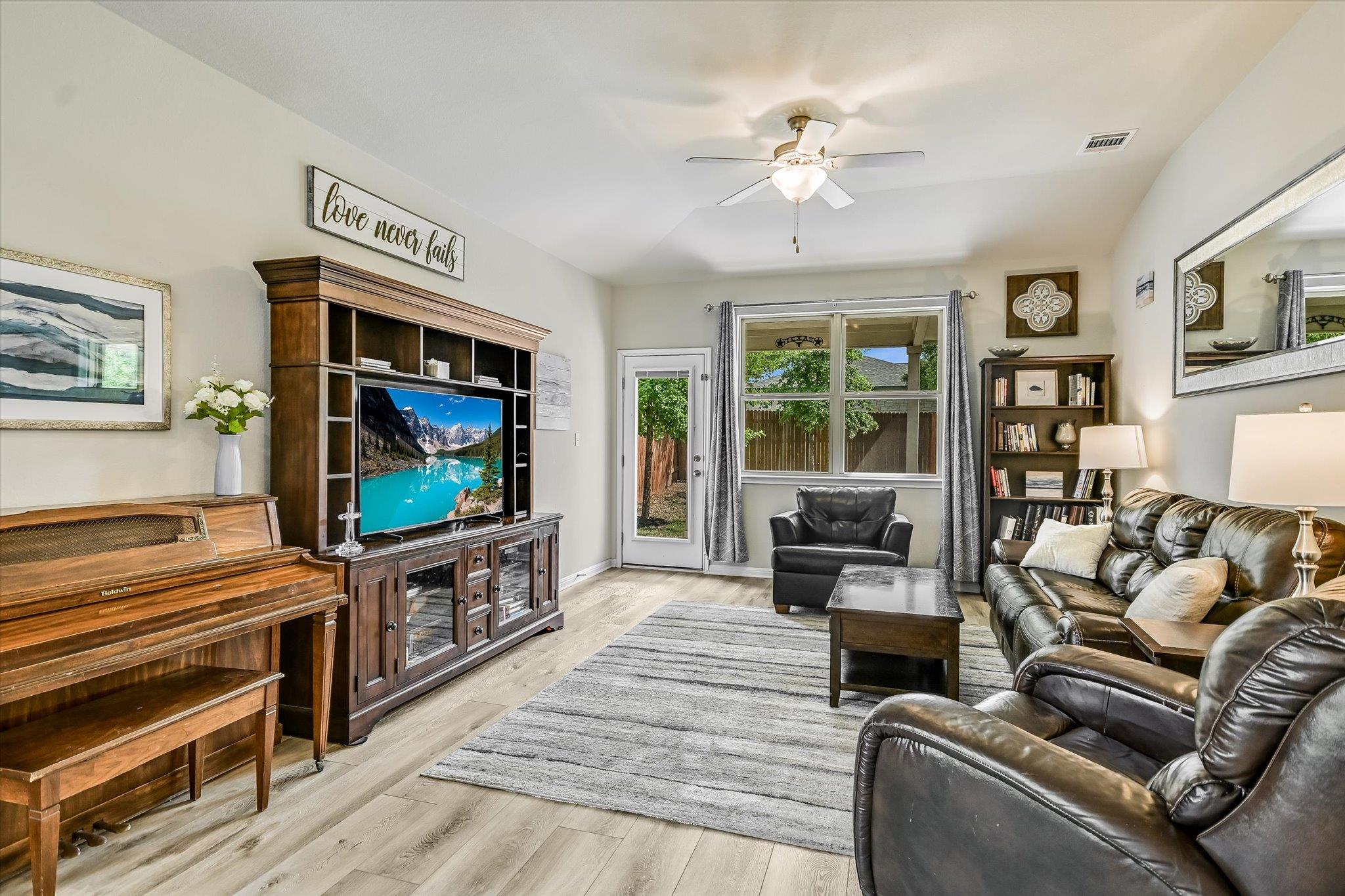 1504 William Bee Dr, Leander, TX 78641