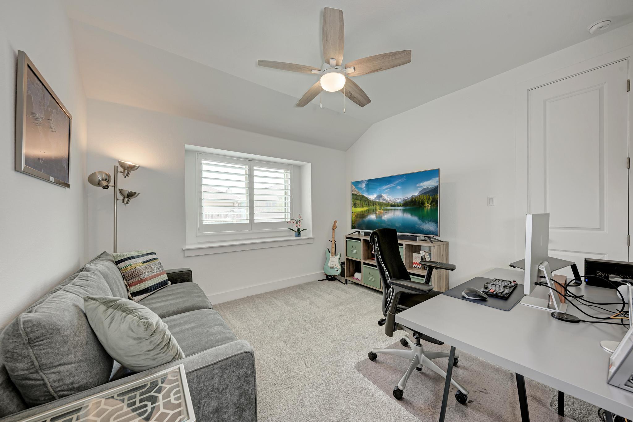 548 Elm Green St, Hutto, TX 78634