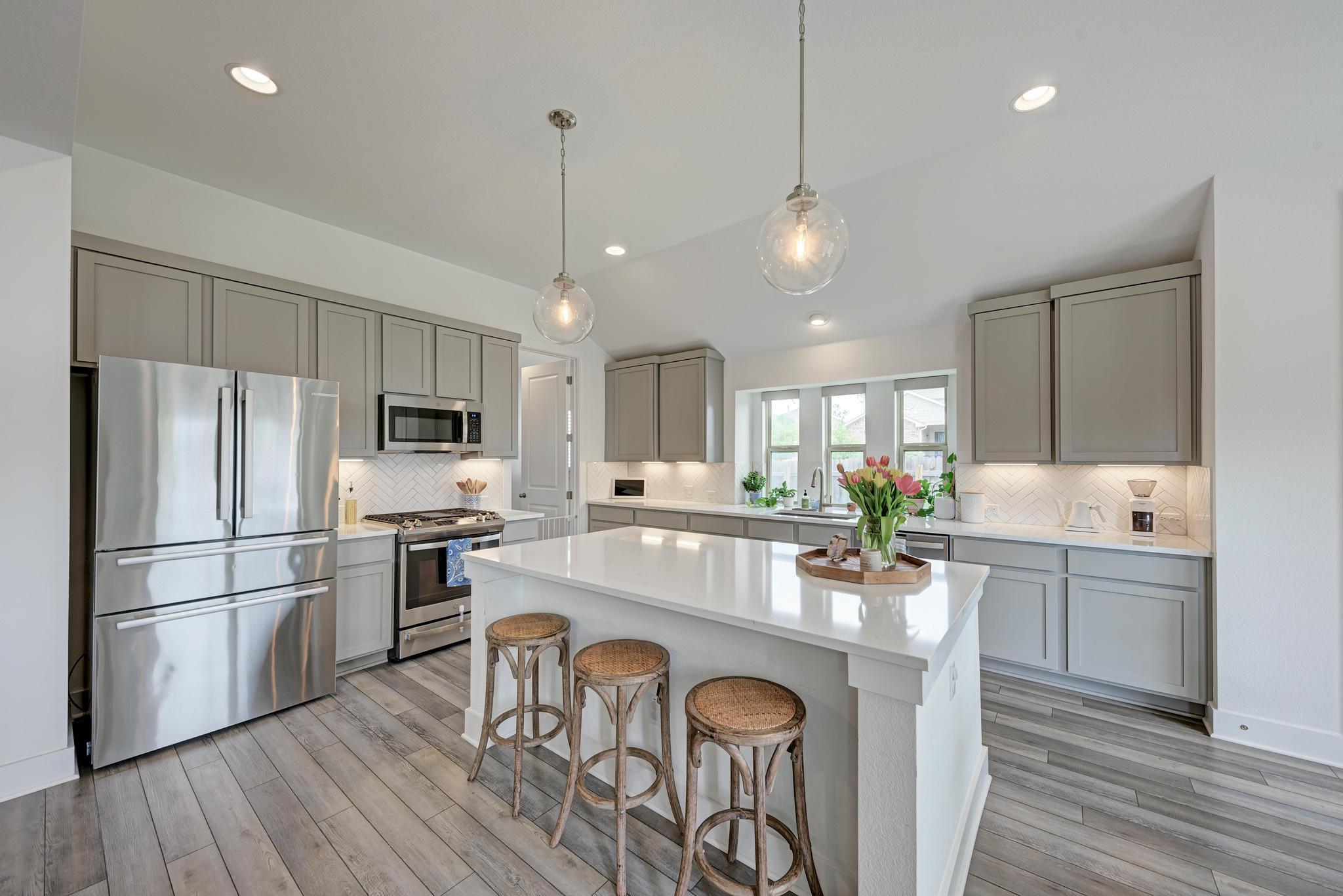 548 Elm Green St, Hutto, TX 78634