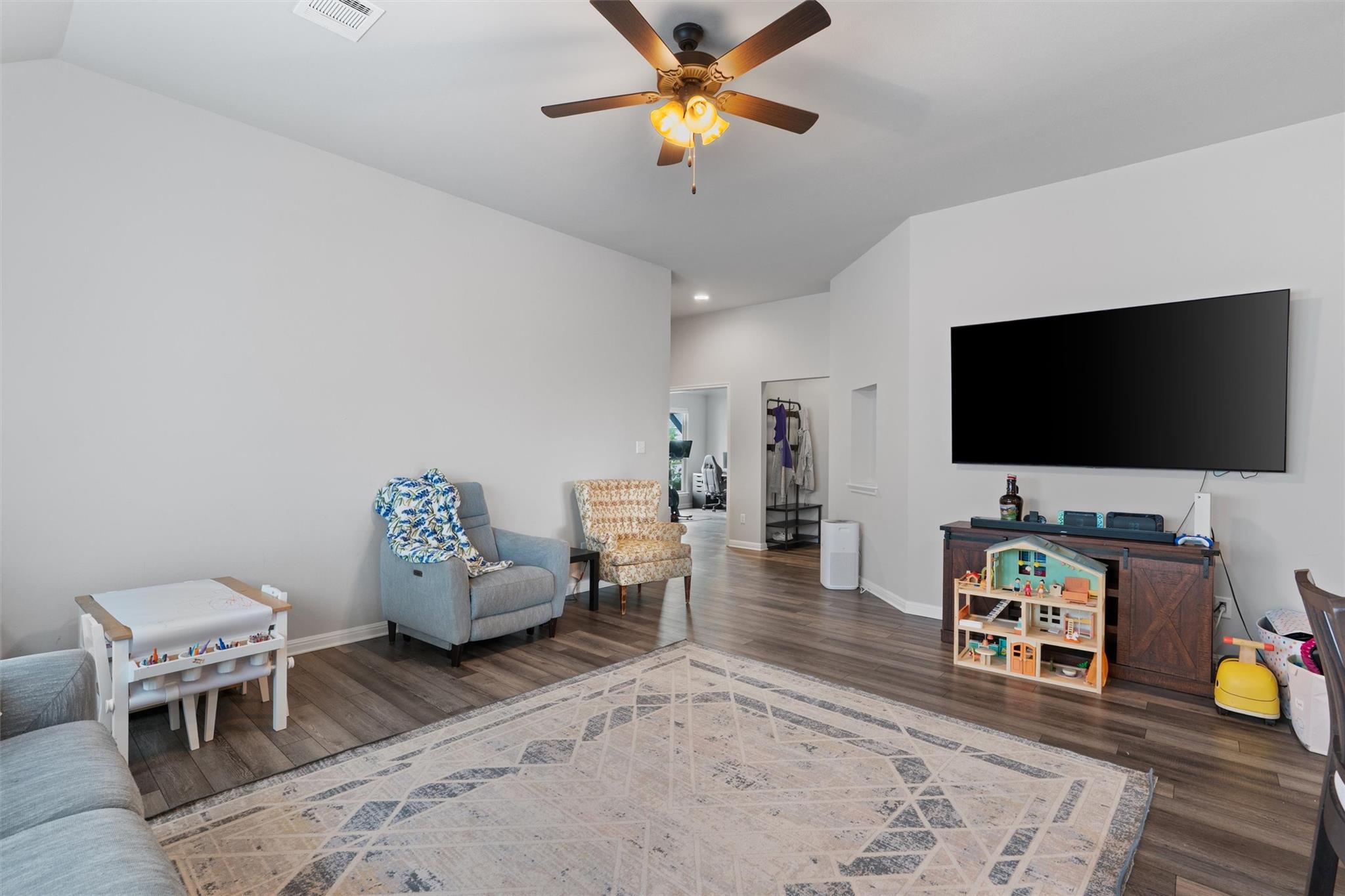 808 Wagon Spoke Way, Liberty Hill, TX 78642