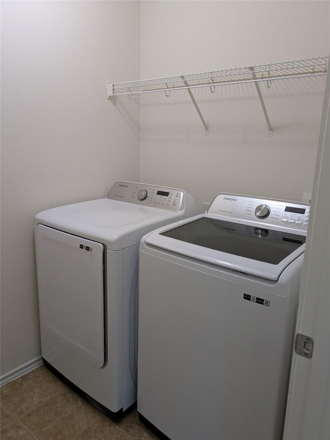 209 Phillips St, Hutto, TX 78634