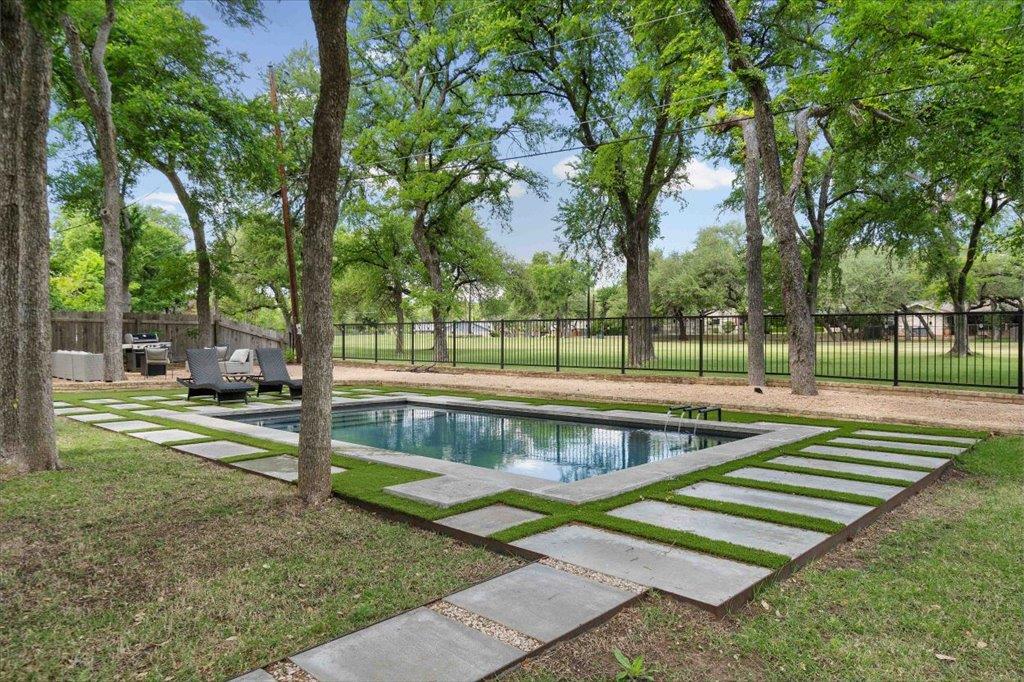 9304 Spring Hollow Dr, Austin, TX 78750