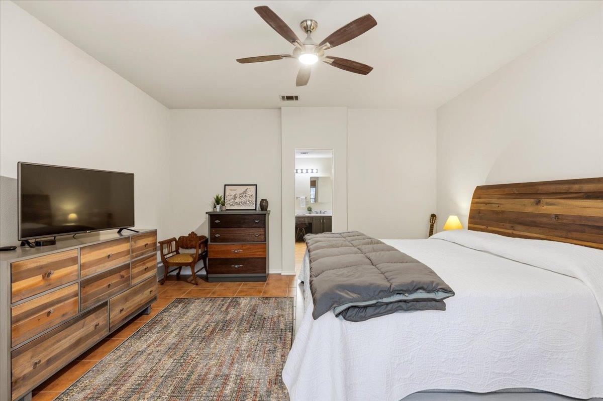 17101 Village Glen Rd, Pflugerville, TX 78660