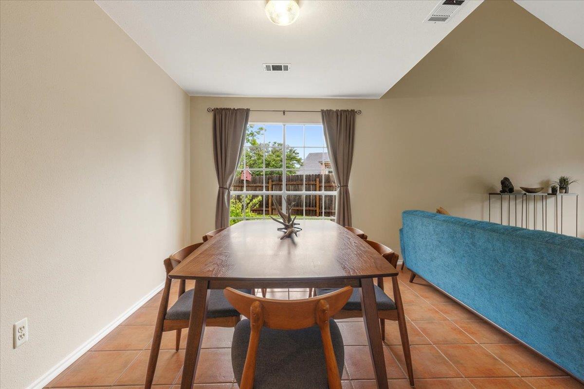 17101 Village Glen Rd, Pflugerville, TX 78660