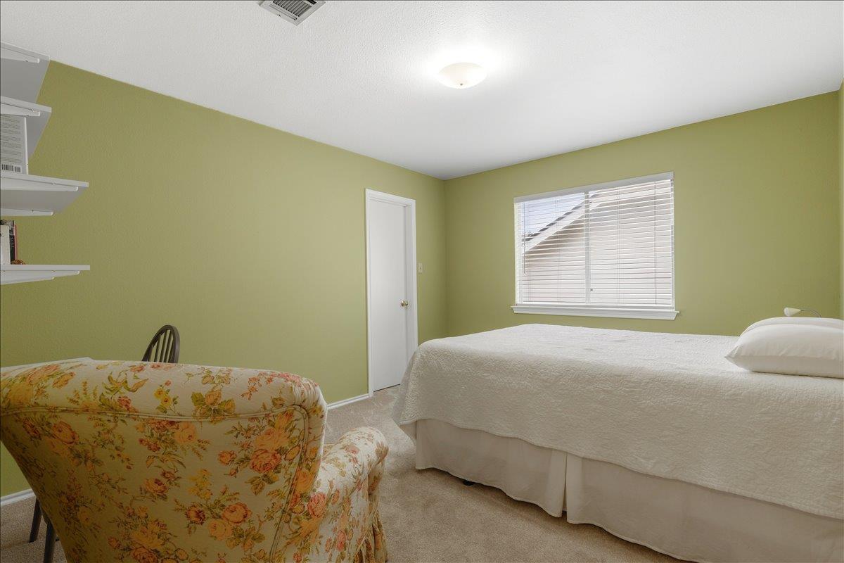 17101 Village Glen Rd, Pflugerville, TX 78660