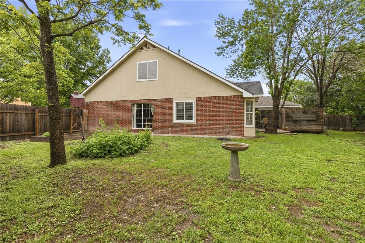 17101 Village Glen Rd, Pflugerville, TX 78660