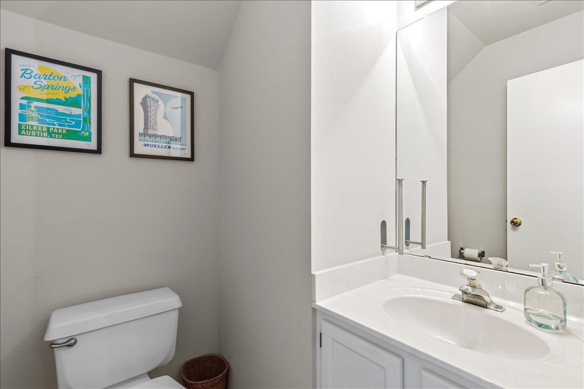 17101 Village Glen Rd, Pflugerville, TX 78660