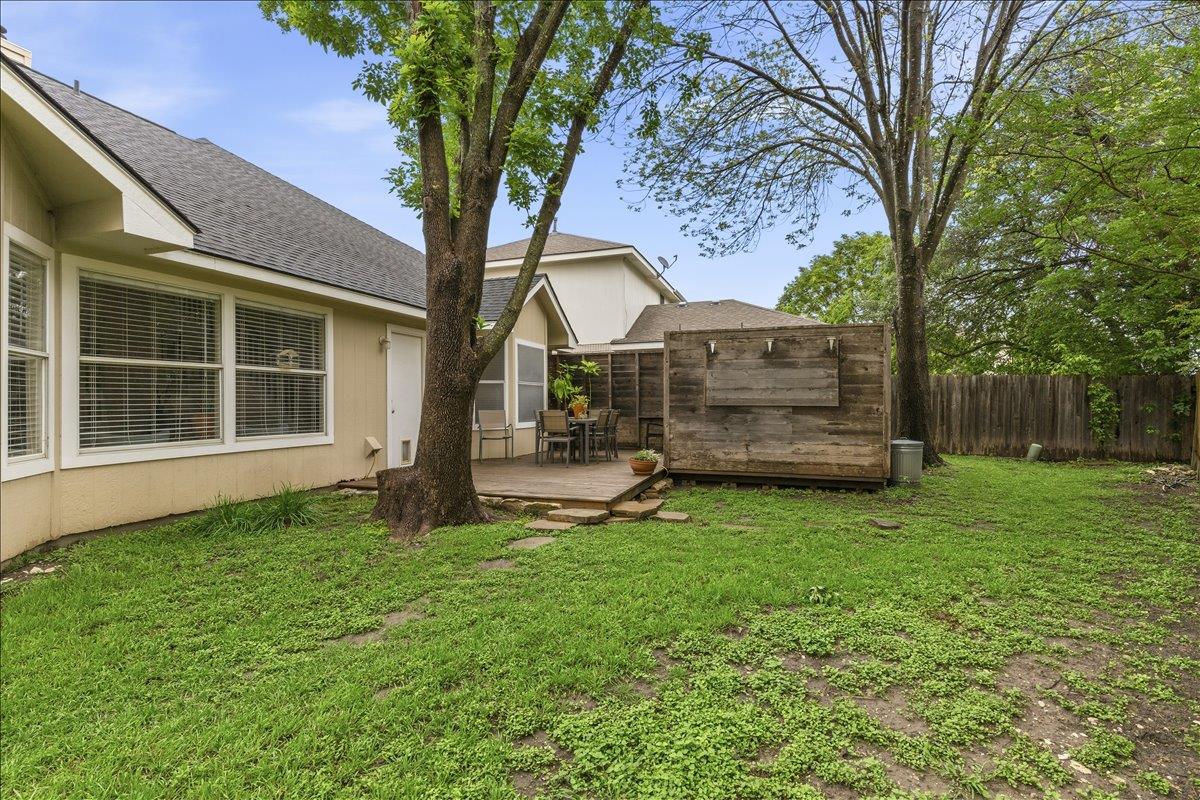 17101 Village Glen Rd, Pflugerville, TX 78660