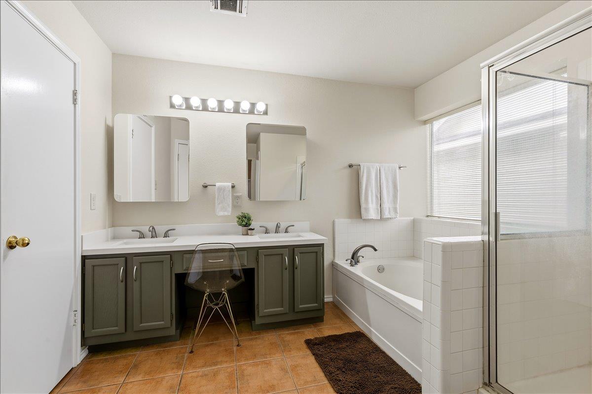 17101 Village Glen Rd, Pflugerville, TX 78660