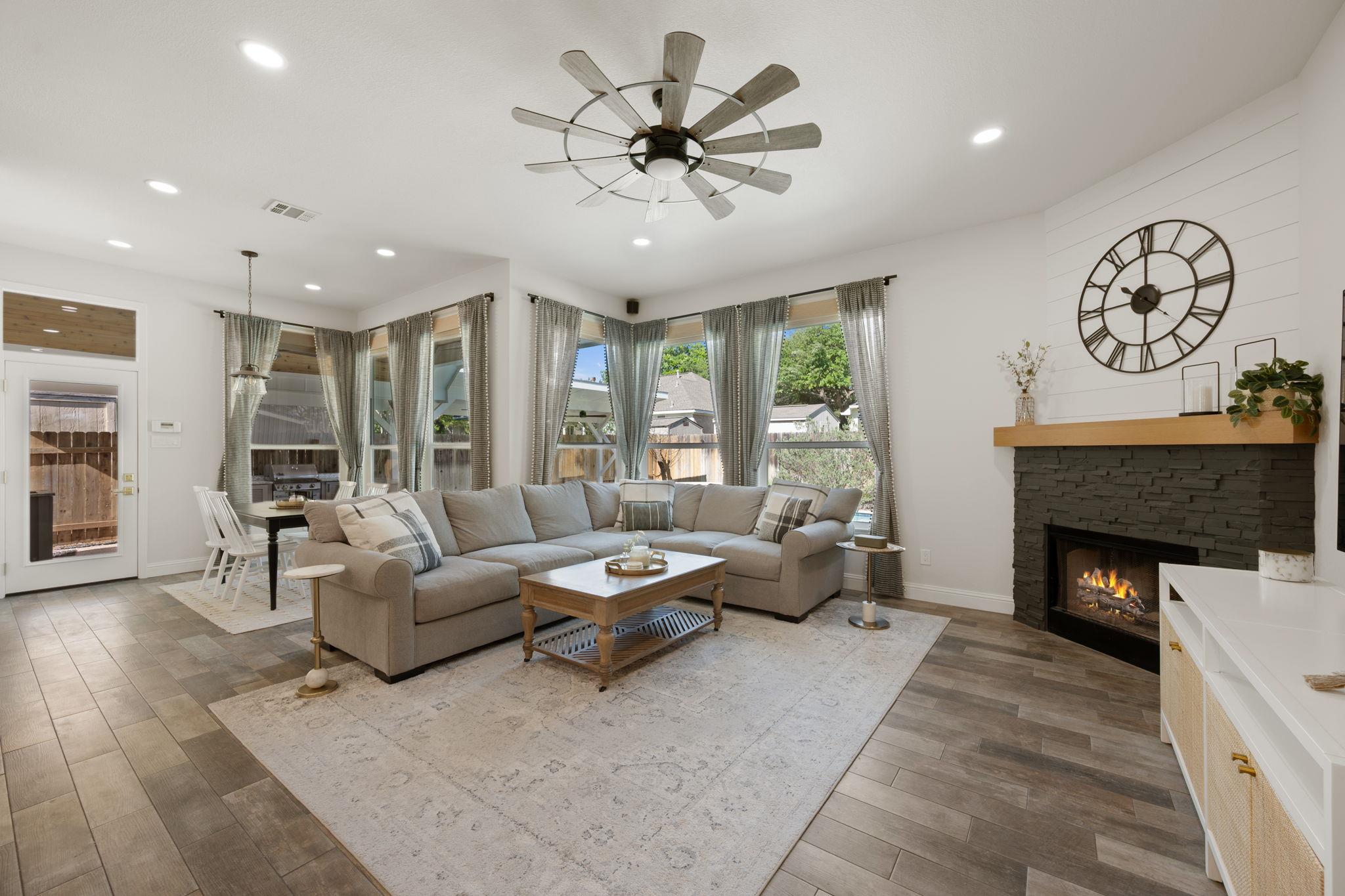 801 Ivy Dr, Pflugerville, TX 78660