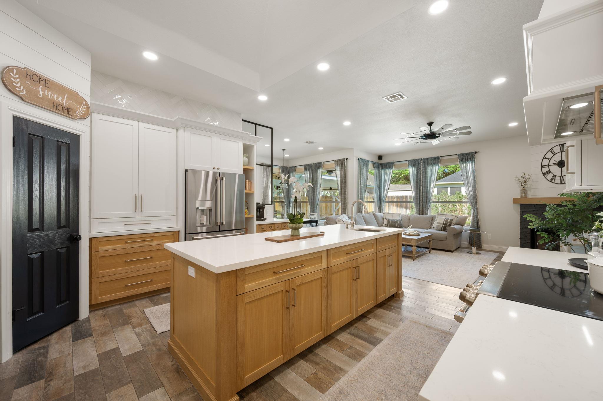 801 Ivy Dr, Pflugerville, TX 78660