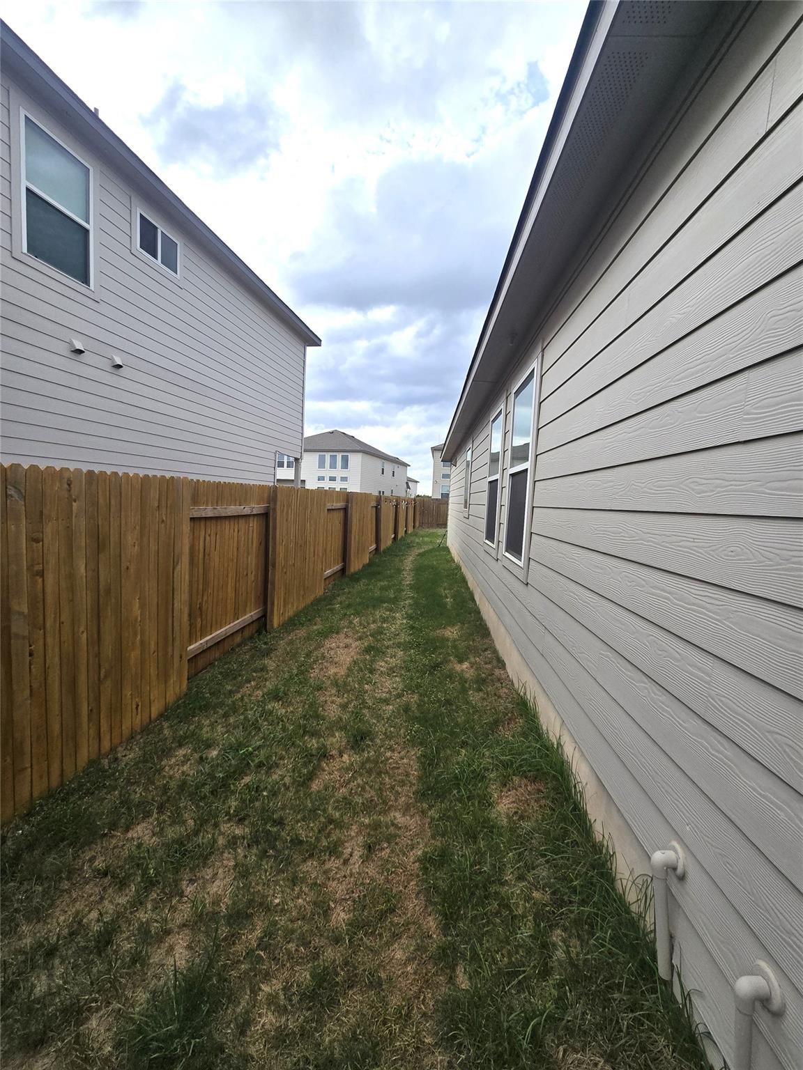 133 Boulder Ridge Trl, Liberty Hill, TX 78642