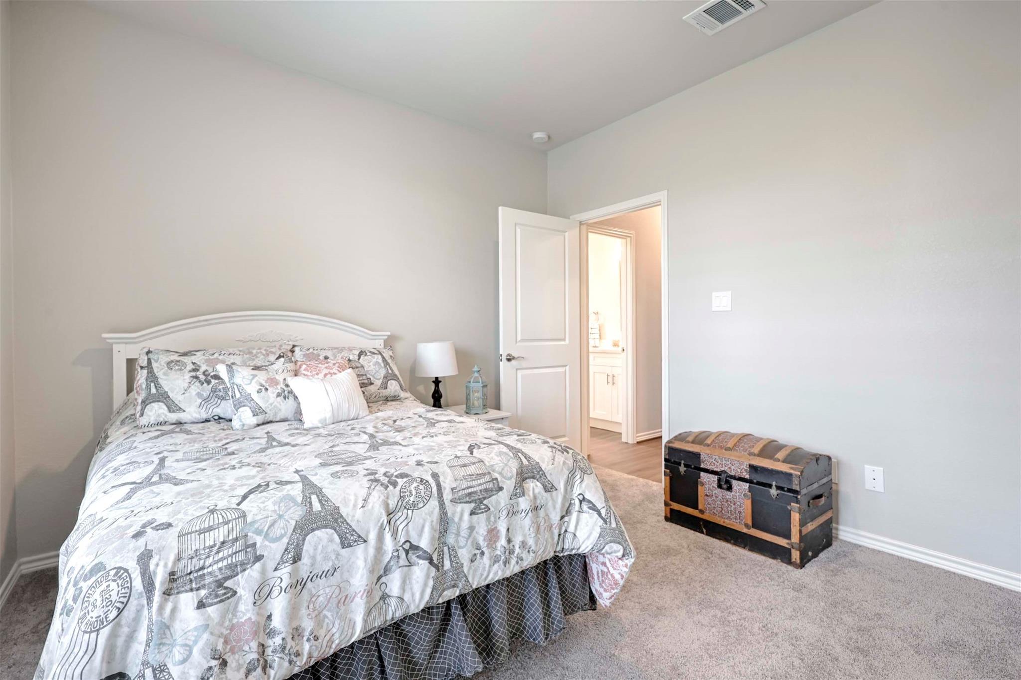 206 E Hinton Rd, Weimar, TX 78962