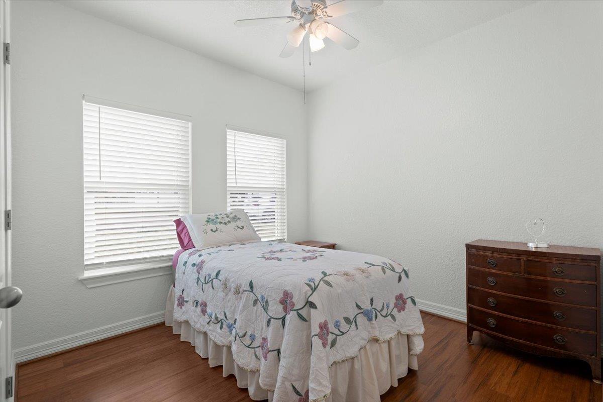 128 W Persimmon Dr, Marble Falls, TX 78654