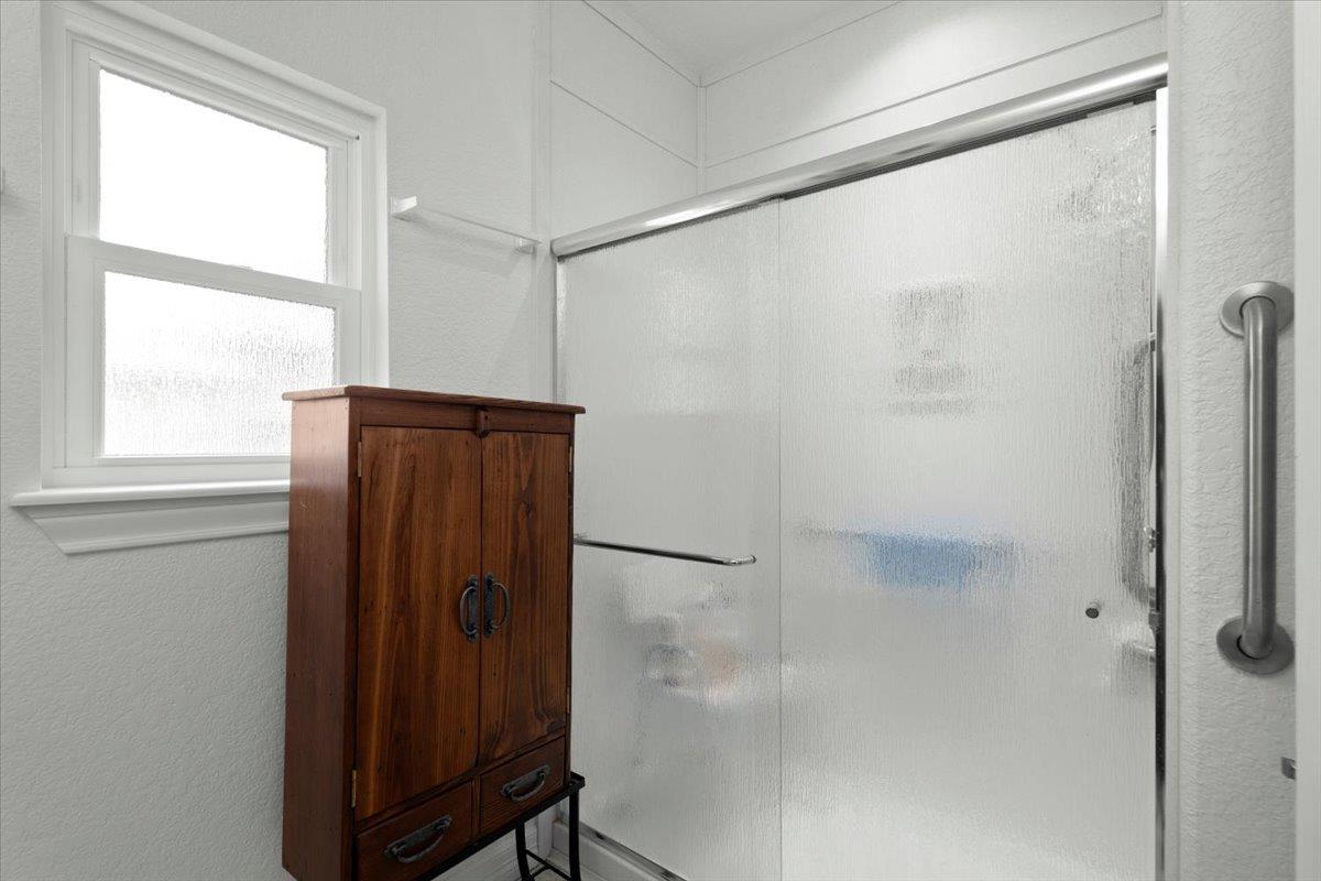 128 W Persimmon Dr, Marble Falls, TX 78654