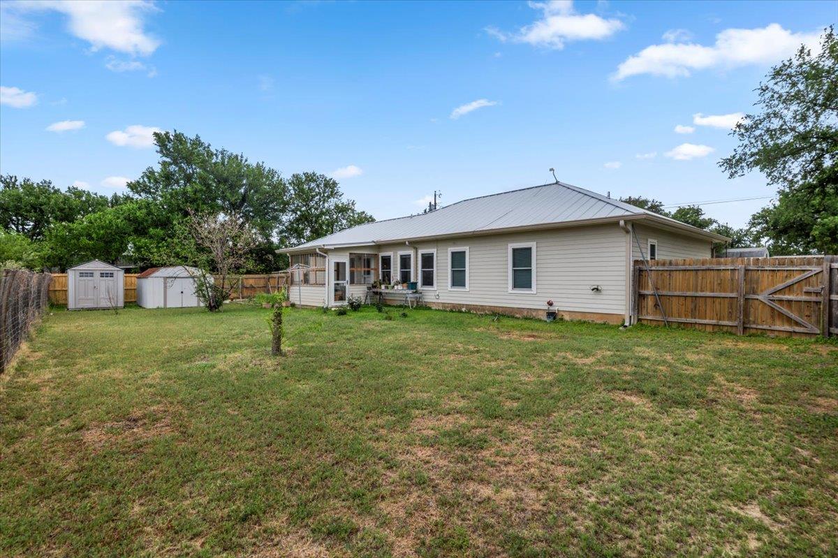 128 W Persimmon Dr, Marble Falls, TX 78654