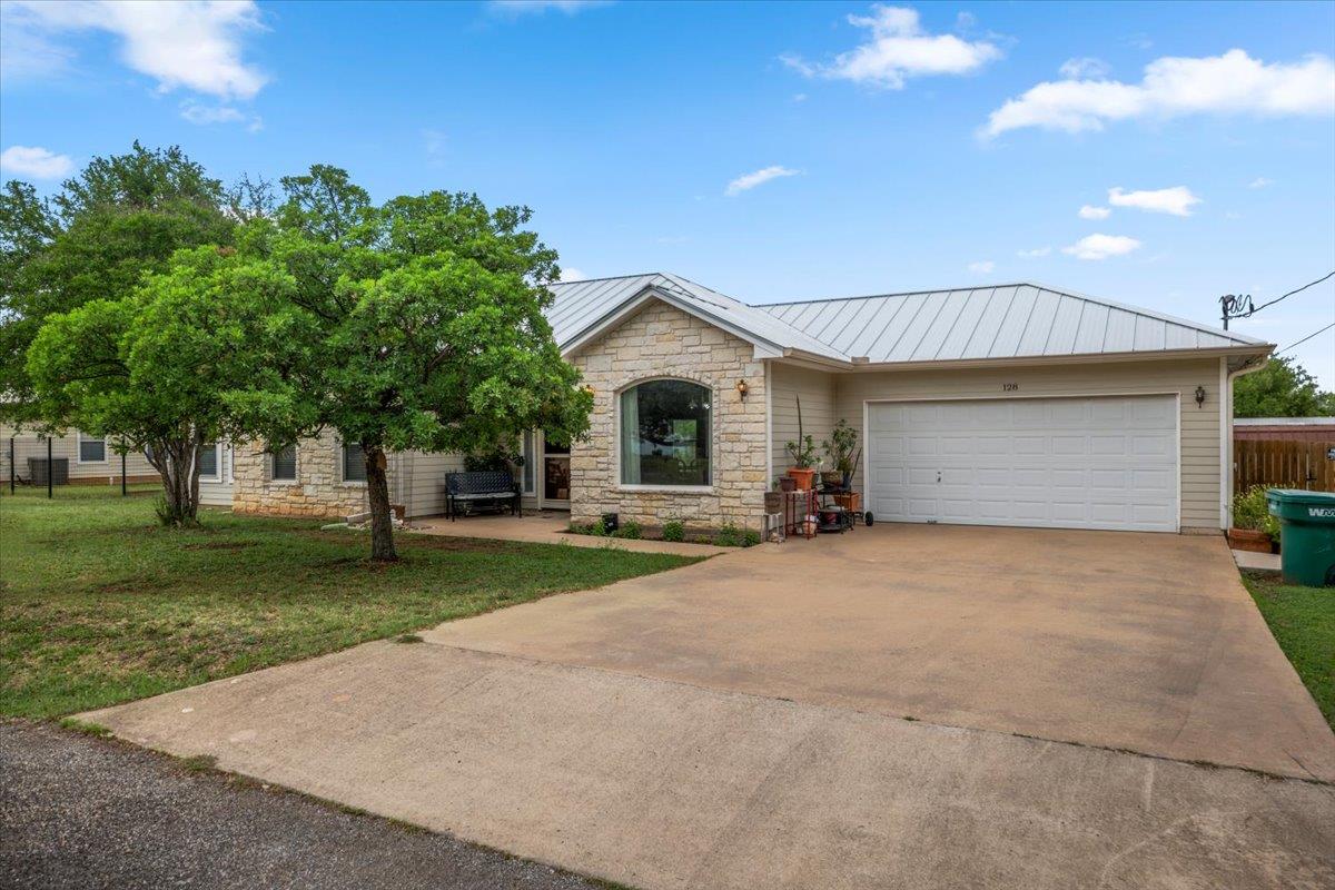 128 W Persimmon Dr, Marble Falls, TX 78654